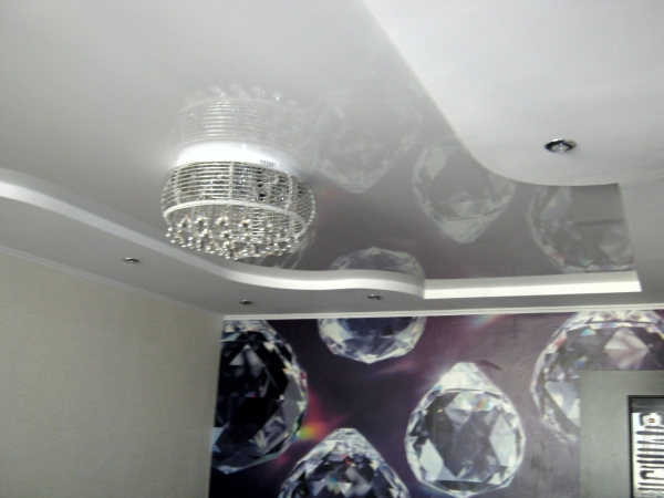 Фотографии потолков в спальню